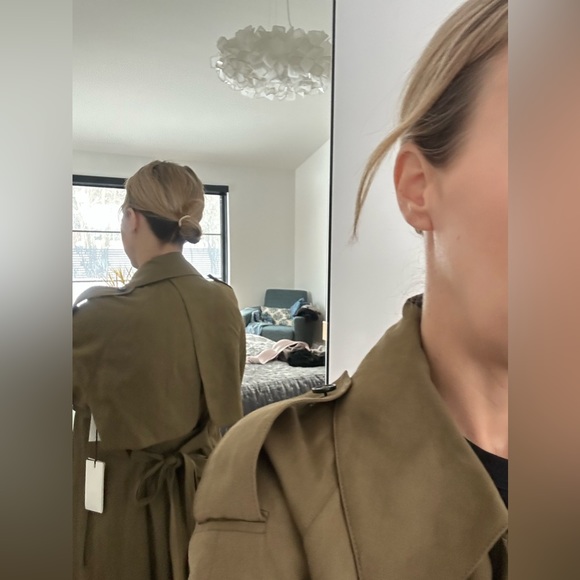 Babaton (Aritzia) trench coat - Picture 7 of 9
